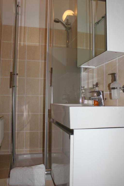 Arnes Hotel Vienna Bilik gambar